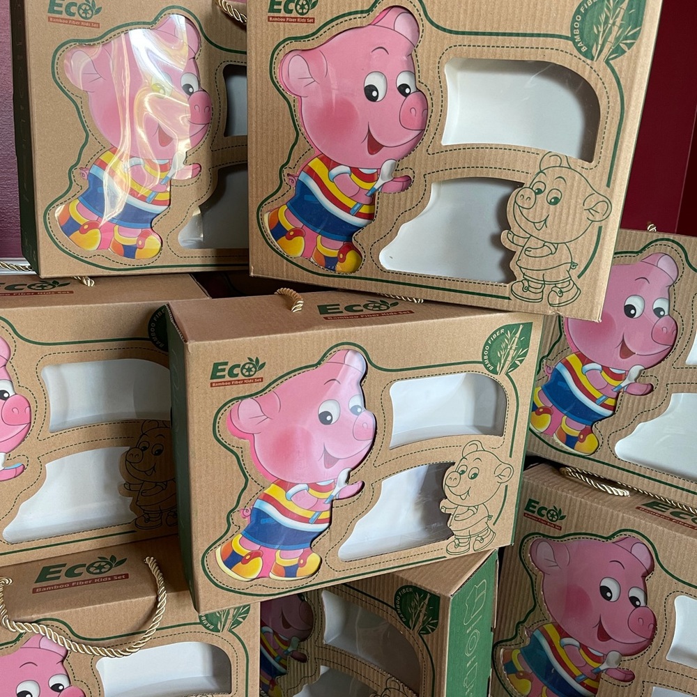 BAMBOO FIBRE KIDS 5 PIECE DINNERWARE SET --PIGLET.